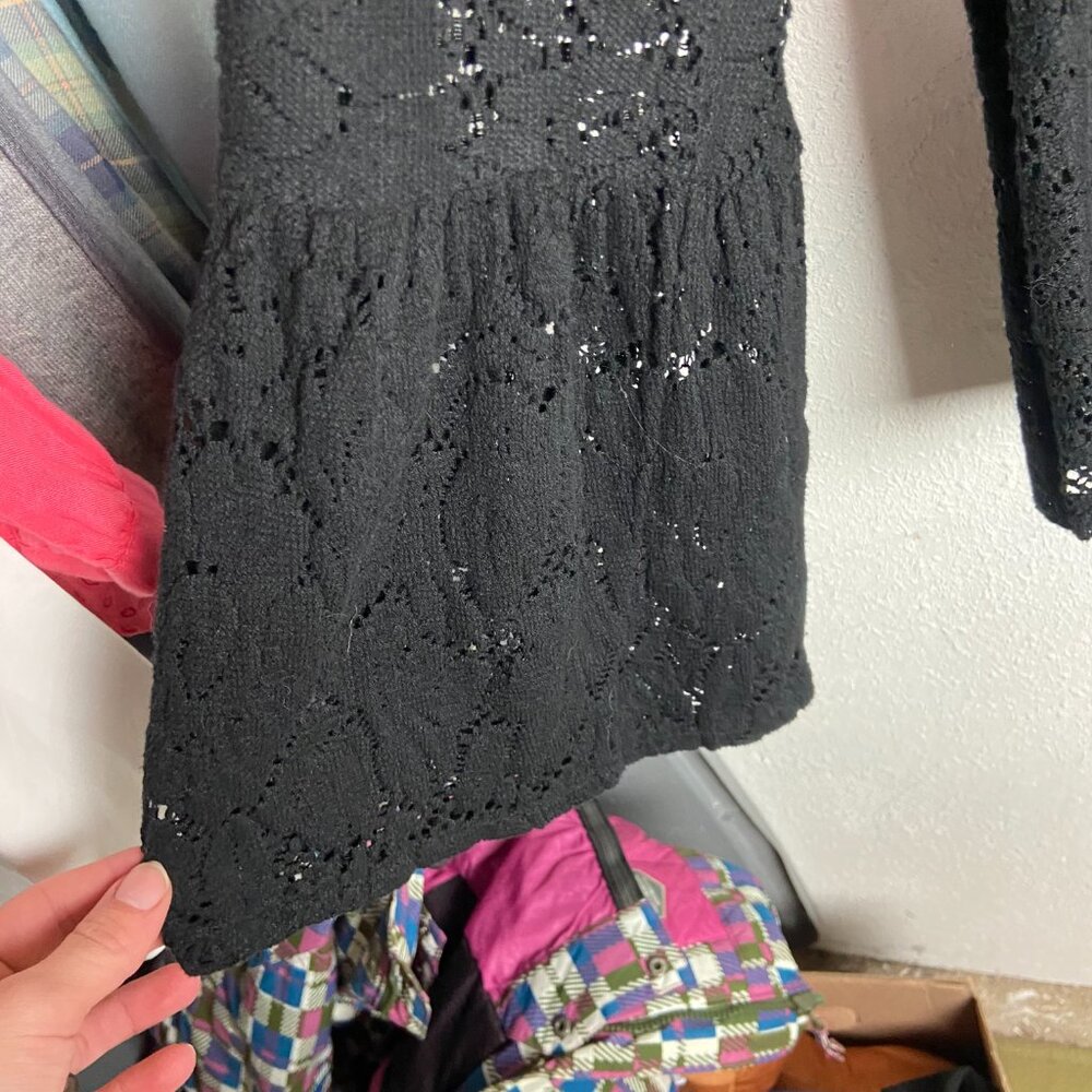 Chico's Size 2 Black Lace Blouse Flare Sleeve Top Whimsigoth Layering Large - Picture 3 of 6